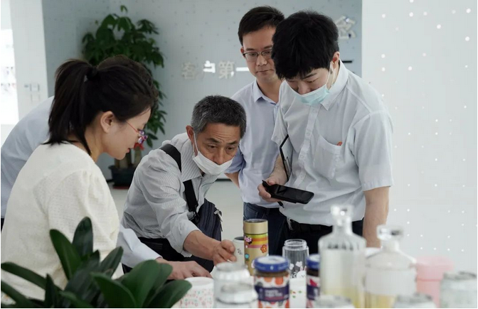 爱普生代表团莅临和记官方网站总部参观交流