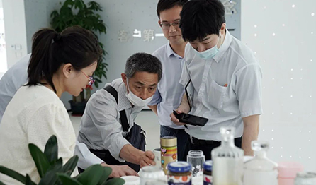 爱普生代表团莅临和记官方网站总部参观交流